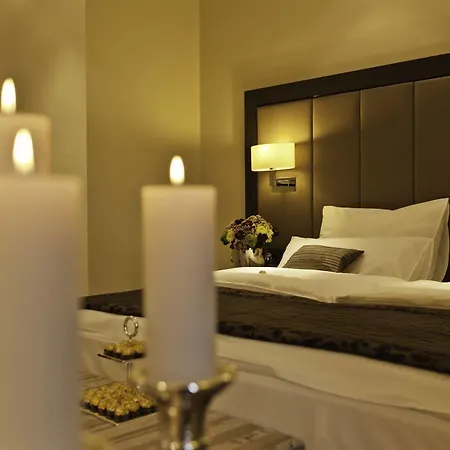 Favor Hotel 4*