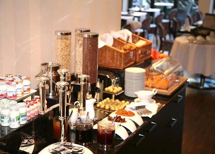 Favor Koenigsallee 4*