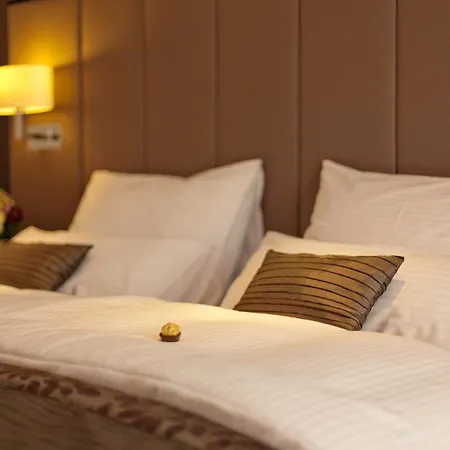 Hotel Favor Koenigsallee 4*