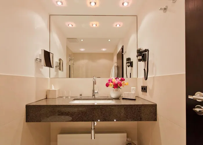 Hotel Favor Koenigsallee 4*