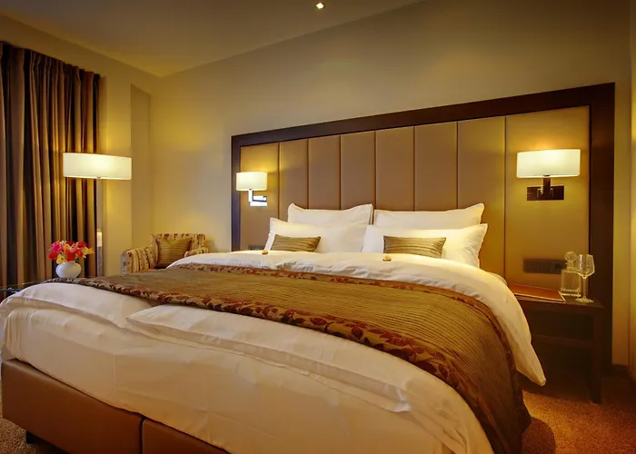 Favor Koenigsallee 4*