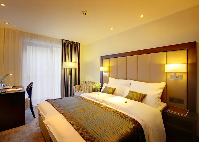 Favor Koenigsallee Otel Düsseldorf