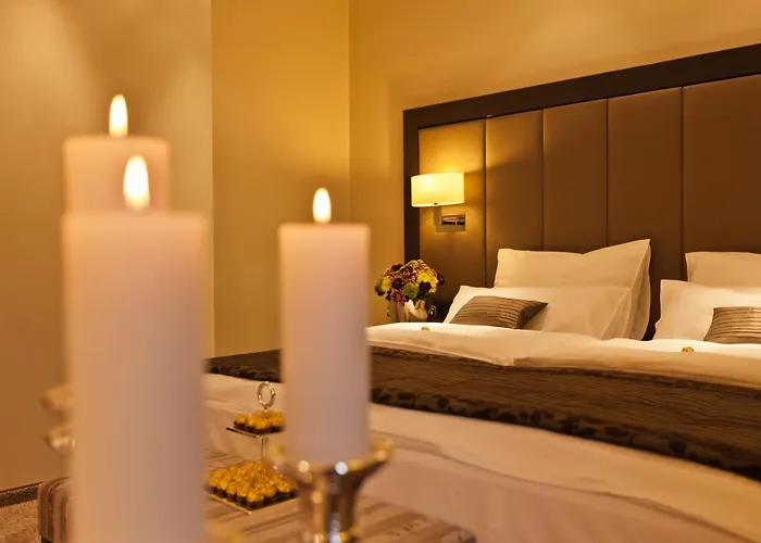 Favor Koenigsallee Otel 4*